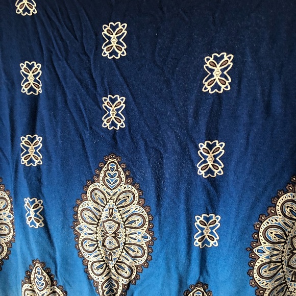 Chico’s cap sleeve with band top. - Picture 3 of 4